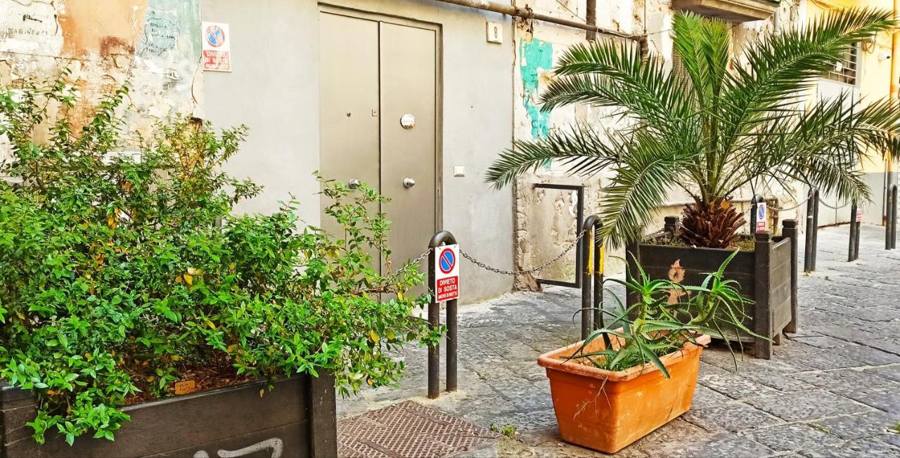 Napoli Pop Chiaia Apartment Exterior foto